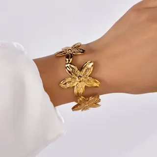 Gold Flower Bracelet for Women - 18K Gold Plated Stainless Steel, 3D Petal Design, Hypoallergenic Tarnish-Free Bangle, 6.0cm Elegant Jewelry Gift