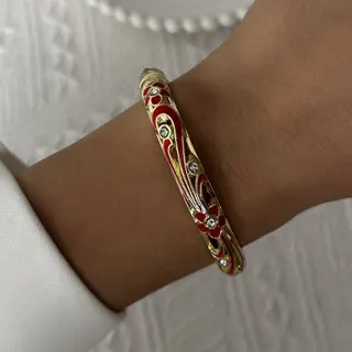 Vintage Red Enamel Flower Leaf Bangle, 18K Gold Plated Alloy Bracelet with Pearl Accent, French Retro & Chinese Style Wristband, 6cm