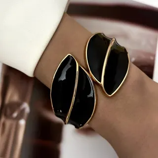 Vintage Enamel Leaf Cuff Bracelet, Irregular Open Bangle, 18K Gold Plated Alloy, Black Glossy Fashion Jewelry for Women