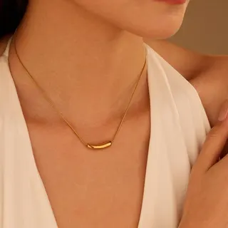 Gold Tarnish-Free Titanium Steel Necklace for Women, Polished Crescent Arc Bar Pendant, Adjustable 40+7cm Fine Chain Collarbone Necklace, Minimalist Luxury Jewelry