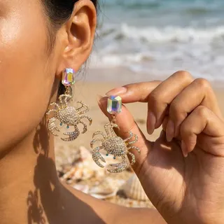 Summer Crab Earrings Red Rhinestone Paved Dangle Earrings 18K Gold Plated Alloy Ocean Themed Statement Earrings for Beach Vacation