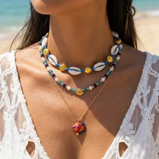 Boho Beach Shell Necklace 3-Layer Cowrie Shell & Gold Scallop Beaded Choker with Red Fish Enamel Pendant, 18K Gold Plated Alloy, Summer Vacation Ocean Style Jewelry 45+5cm/37+5cm