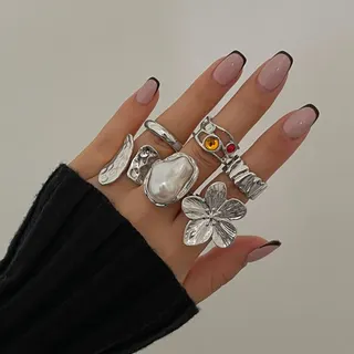 Vintage Floral Baroque Pearl Ring Set 6pcs Gold Alloy Irregular Stacking Rings for Women