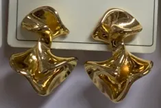 Geometric Gold Earrings 18K Gold Plated Alloy Irregular Star Petal Design Mirror Polished Statement Hoop Earrings for Women
