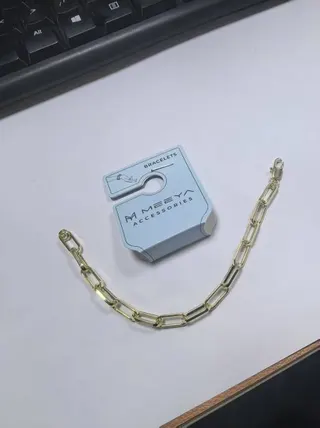 Minimalist Gold Chain Bracelet for Women, Alloy Fashion Jewelry, Delicate Link Chain with Blue Display Card, 1pc