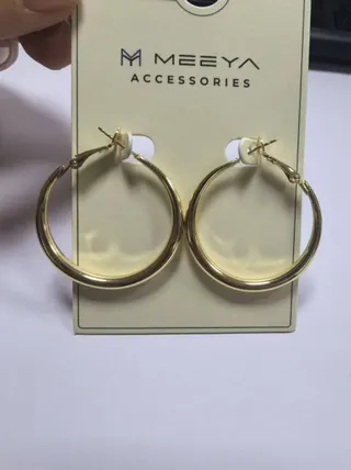 Gold Hoop Earrings for Women - 18K Gold Plated Alloy, Minimalist Large Circle Hoops, Hypoallergenic Tarnish-Free, Everyday Chic Jewelry