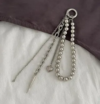 White Gold Alloy Heart Charm Tassel Keychain Bag Charm, Imitation Pearl Bead Chain with Spike & Heart Pendant, 14cm Y2K Vintage Phone Strap Accessory for Women