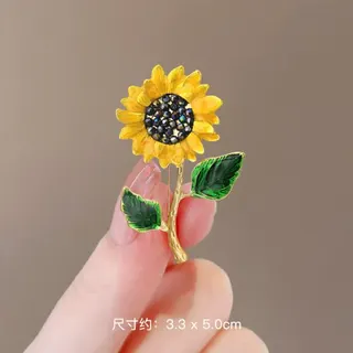 Flower Crystal Brooch Pin - Pink Rhinestone Daisy with Red Center & Green Leaves, 18K Gold Plated Alloy Anti-Slip Clothing Pin, Elegant Blouse Dress Accessory for Women