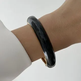 Vintage Black Resin Wide Cuff Bracelet, 18K Gold Plated Alloy Square Open Bangle, French Retro Luxury Jewelry for Women