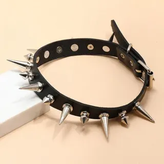 Punk Leather Spike Choker Necklace - Black PU Studded Collar with Silver Cones, Gothic Rock Adjustable Choker for Cosplay & Stage
