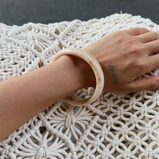 Acrylic Ombré Bangle Bracelet - Cream White Wide Cuff, 6.2cm, Lightweight Polished Minimalist Jewelry for Women
