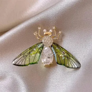 Luxury Bee Brooch with Rhinestone & Iridescent Resin Wings, Insect Pin for Blazer Coat, Anti-Slip Fashion Accessory 3.5cm
