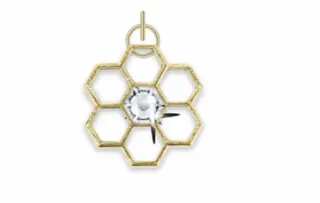 Geometric Hexagon Honeycomb Hollow Pendant Necklace with Rhinestone, 18K Gold Plated Alloy Flower Charm, Minimalist Luxury Jewelry Accessory
