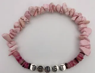 TRUST Letter Beaded Bracelet Pink Glass Stone Elastic String Ins Style Minimalist Jewelry Gift for Women