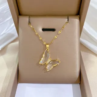 Butterfly Necklace for Women, Titanium Steel Zircon Clavicle Chain, 18K Gold Plated Iridescent Butterfly Pendant, Adjustable 21-50cm, Elegant Gift