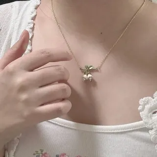 Lily of the Valley Flower Necklace for Women, French Vintage Delicate Gold Chain Collarbone Pendant, 45+5cm Adjustable, Hypoallergenic Alloy, Gift for Her