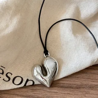 Irregular Heart Drawstring Sweater Necklace, Resin Pendant on Leather Cord, 116cm Long Chain, Red/Black/Silver, Women's Statement Jewelry