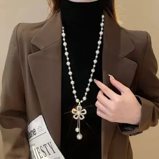 Luxury Pearl Flower Long Tassel Necklace for Women, Rhinestone Five-Petal Pendant, 18K Gold Plated Alloy, 68cm Elegant Statement Necklace