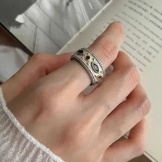 Vintage Floral Adjustable Ring for Women, Wide Open-Back Alloy Ring with Black & Red Gemstones, French Boho Stackable Finger Ring