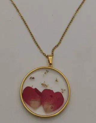 Vintage Rose Petal Necklace for Women, Resin Encapsulated Eternal Flower Round Pendant, 18K Gold Plated Alloy, Romantic Gift for Her
