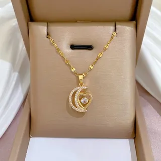 Moon and Heart Diamond Necklace for Women, 18K Gold Plated Stainless Steel Pendant Chain with Cubic Zirconia, Adjustable 40+5cm Clavicle Chain, Gift for Her