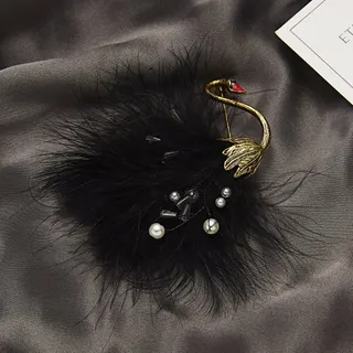 White Feather Faux Fur Pearl Crystal Animal Brooch, Antique Gold Plated, 9.5cm Elegant Vintage Pin for Coat Blazer Dress