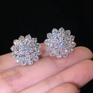Snowflake Flower CZ Stud Earrings, Silver Alloy Rhinestone Cluster Hoops, French Vintage Luxury Statement Earrings for Women, Wedding Party Gift (Pair)