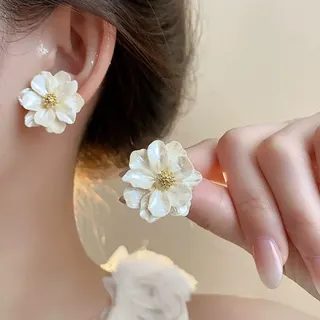 White Camellia Flower Earrings - French Vintage Resin & Alloy Petal Studs, Delicate Elegant Dangle Earrings for Women, Bridal Party & Daily Wear