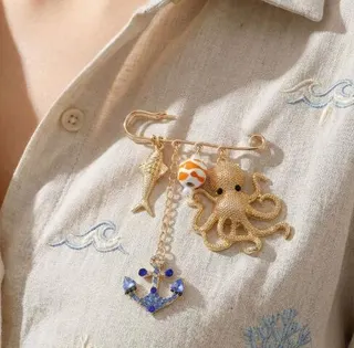 Ocean Octopus Anchor Tassel Brooch, Alloy 18K Gold Plated Vintage Cute Rhinestone Pin, Blouse Suit Jacket Accessory for Women