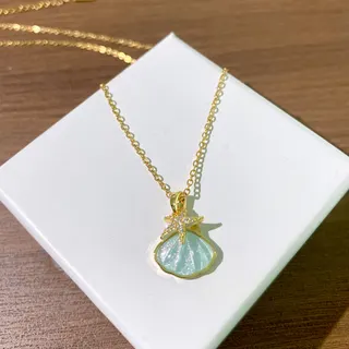 Ocean Shell Starfish Necklace, 18K Gold Plated Stainless Steel Pendant with Imitation Pearl Shell & Zircon Star, 40+5cm Adjustable Clavicle Chain for Women