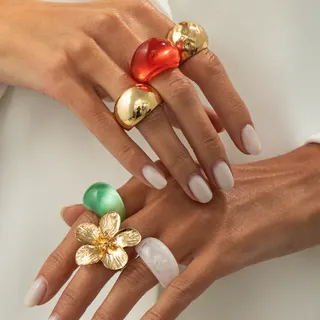 6-Piece Flower & Smooth Dome Ring Set, 18K Gold Plated Alloy, Hammered & Micro-Paved Statement Finger Rings for Women