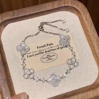 French Vintage Four Leaf Clover Bracelet for Women, Hollow Rhinestone & Mother of Pearl Adjustable Slide Chain, Elegant Alloy Silver Jewelry 16-22cm