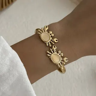 Ocean Series Stainless Steel Bracelet for Women, 18K Gold Plated, Shell Mother-of-Pearl Inlay, Lobster Claw Open Cuff Bangle, Vintage Luxury Beach Jewelry, 6cm