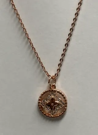 Rose Gold Four Leaf Clover Necklace for Women, Rhinestone Inlaid Hollow Pendant, French Vintage Lucky Chain, Alloy 18K Plated, Gift for Her