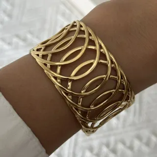 Gold Feather Texture Wide Cuff Bracelet - Stainless Steel 18K Gold Plated, Open Bangle, Hypoallergenic, Elegant Statement Jewelry for Women