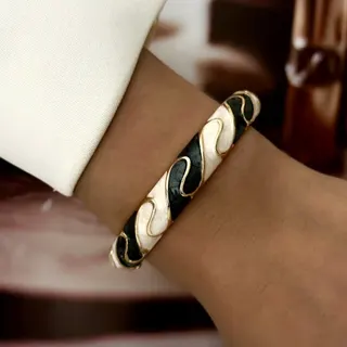 Vintage Black Enamel Bangle Bracelet Women 18K Gold Plated Floral Vine Alloy Cuff, French Retro Luxury Jewelry, 6cm